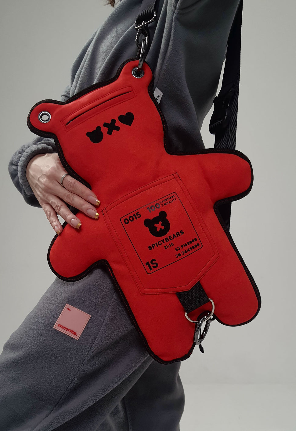 Street style animal-inspired bag: SPICYBEARS bear-shaped crossbody bag with two-sided design and roomy pockets