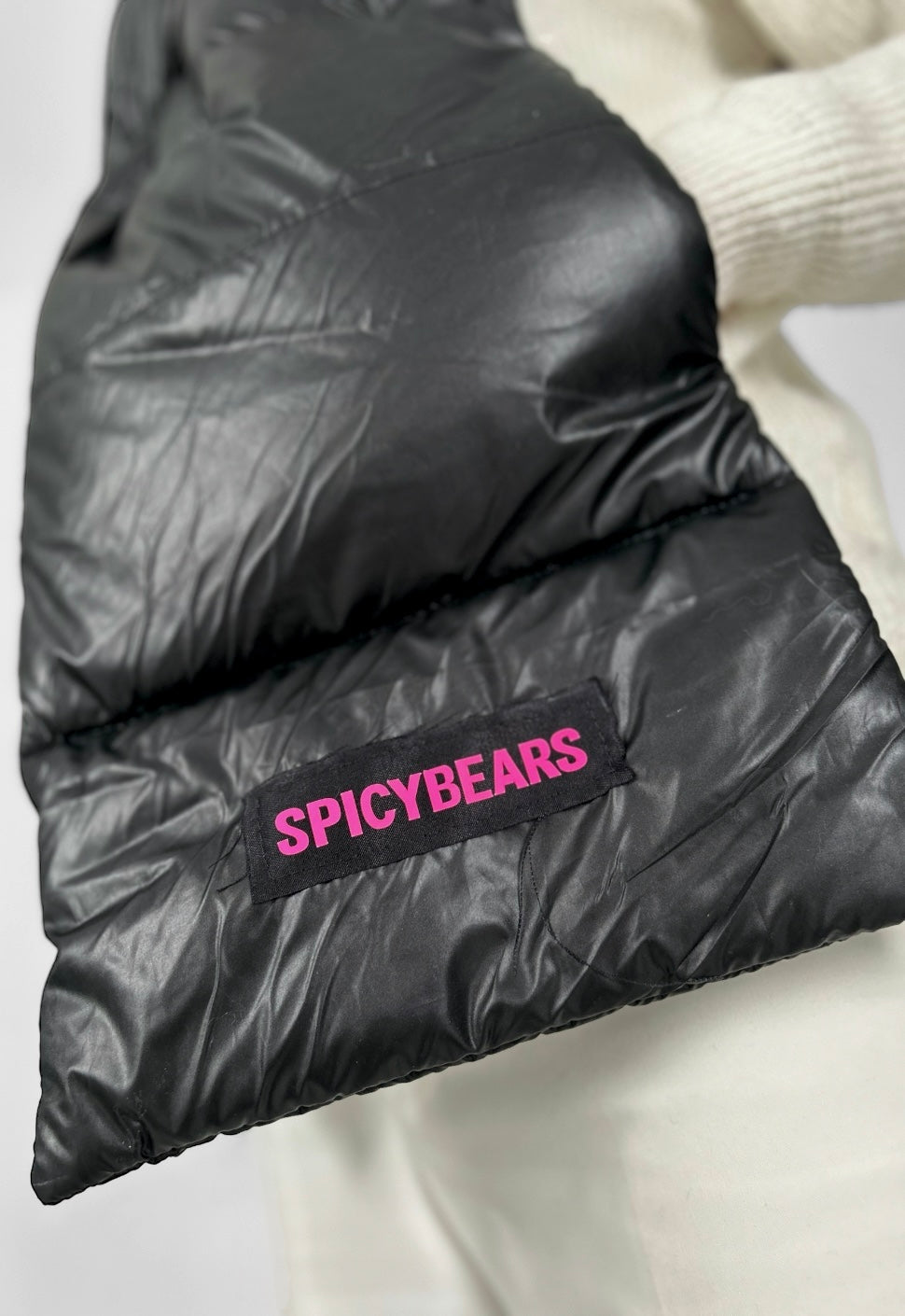 SPICYBEARS Padded Scarf with Fleece Hands Pockets | Black | Neon Pink - SPICYBEARS