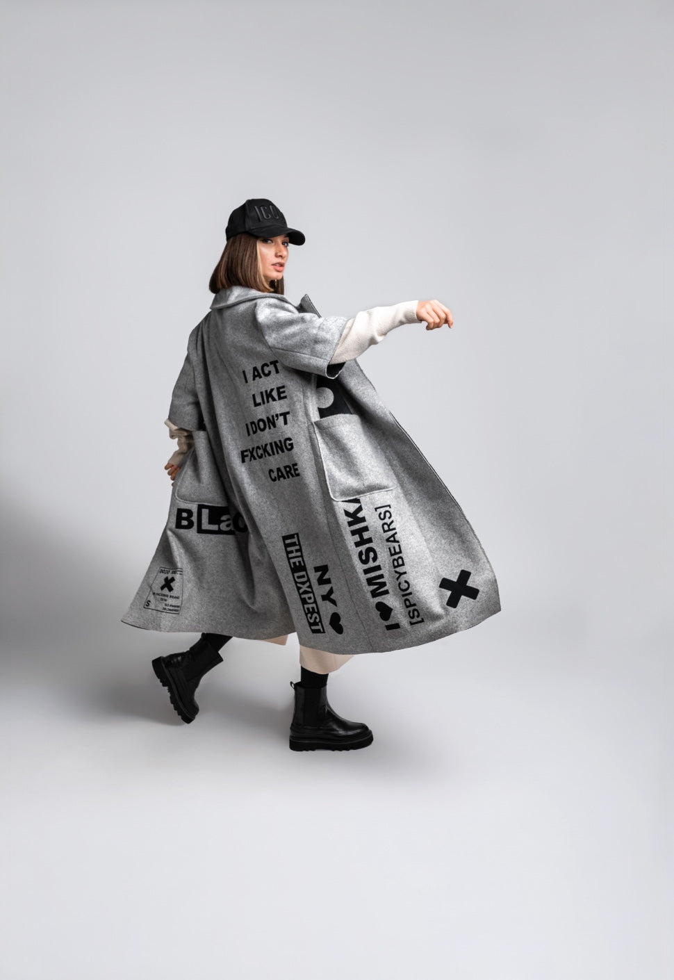 Oversized "MISHKA" Coat in Gray Semi-Wool with Black Velvet Details - SPICYBEARS