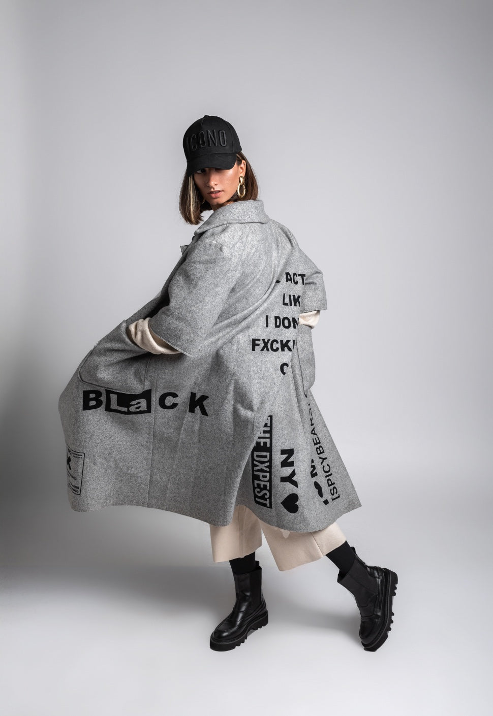 Oversized "MISHKA" Coat in Gray Semi-Wool with Black Velvet Details - SPICYBEARS